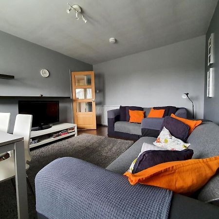 2 Bedroom, Free Parking & Netflix Near Hospitals Абердин Экстерьер фото